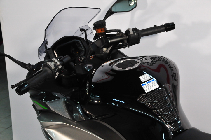 LGR-6088 NINJA1000 (9).JPG (277 KB)