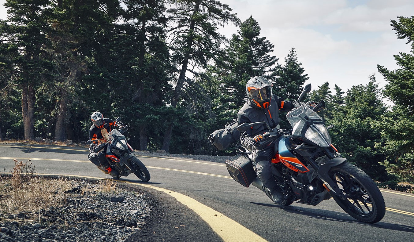 PHO_BIKE_DET_M23-390-ADV-Banner-1_#SALL_#AEPI_#V1.jpg (467 KB)