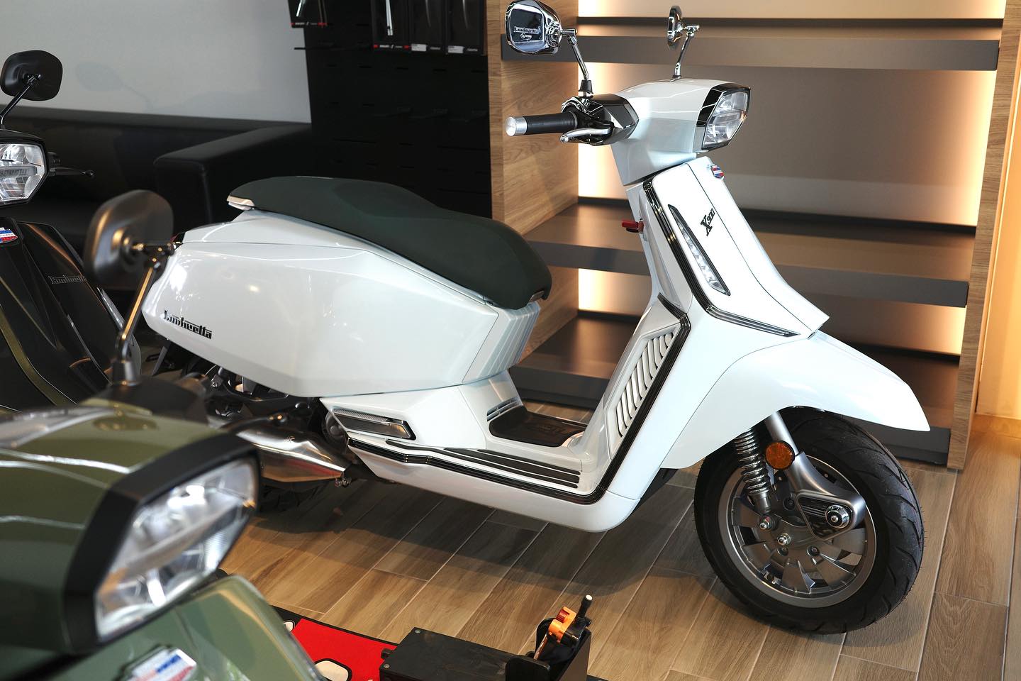 387809577_18120133768316798_1046835391898250154_n.jpg (147 KB)