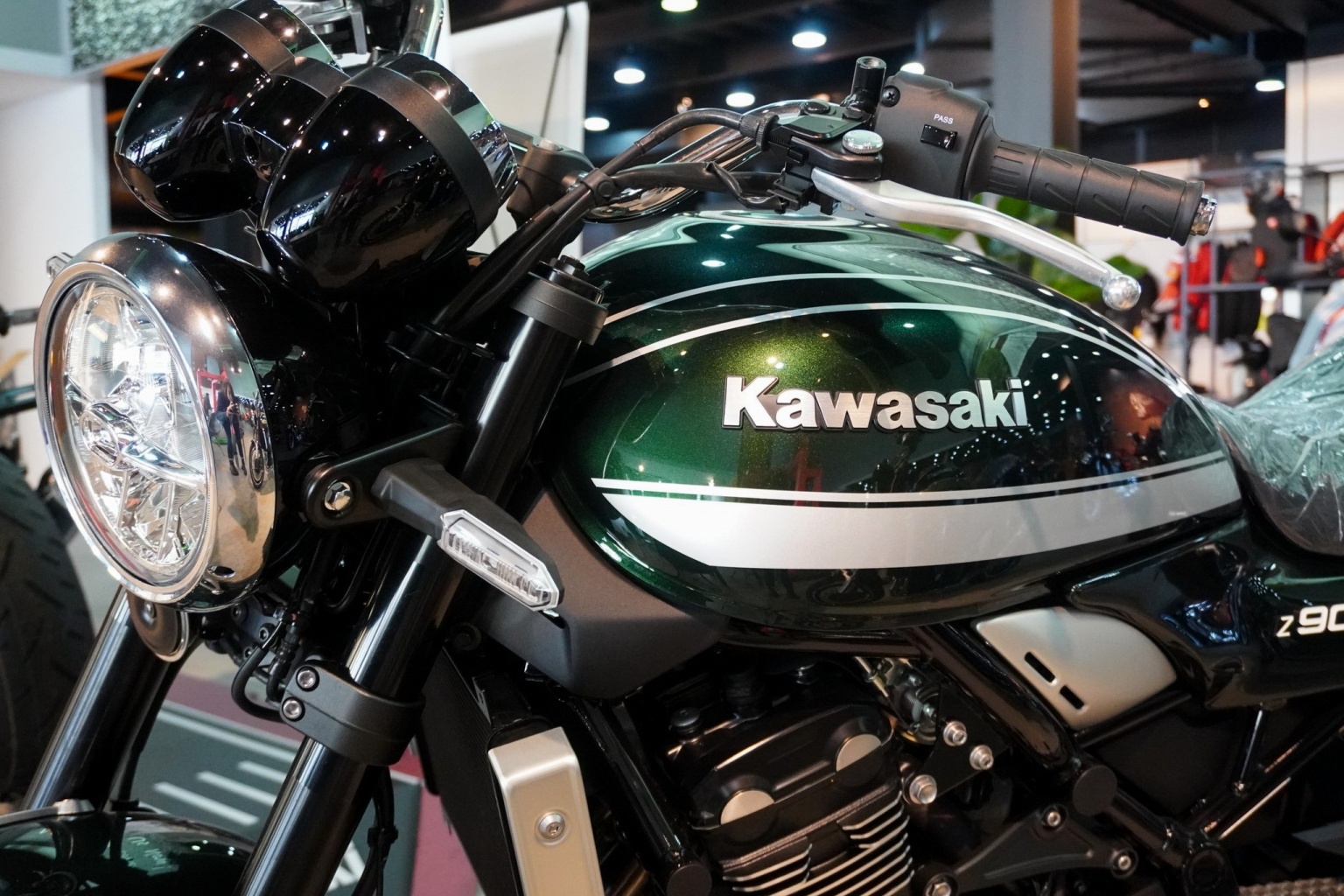 Z900RSGREENMJ.jpg (482 KB)