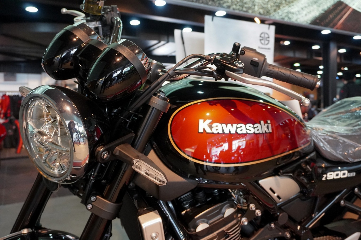 Z900RSMJRED.jpg (441 KB)